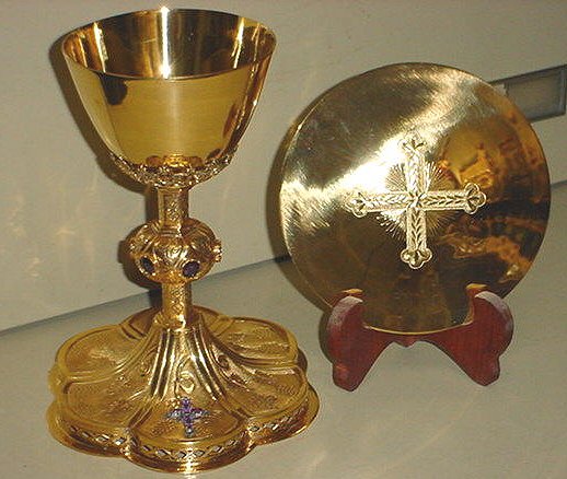 Ornate Floral Base Brass Chalice & Simple Paten Set – Church Communion – 10.5 Inch